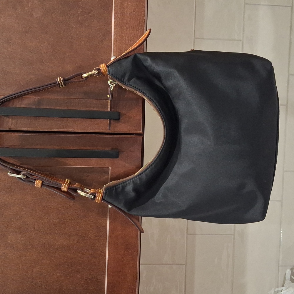 Handbag - Picture 2 of 16